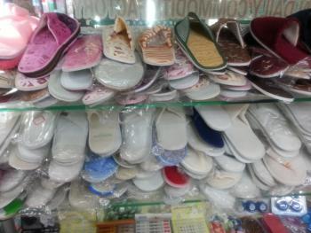 厂家直销一次性拖鞋与压缩毛巾，支持定制服务——义乌荣娟日用品介绍